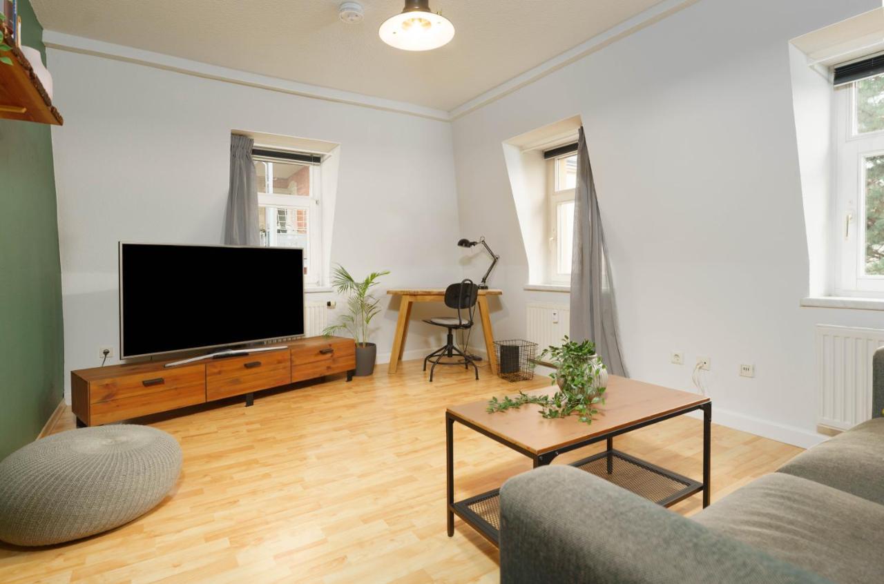 2R Apartment Perfect For Families! Kitchen - Parking - Netflix Dresden Bagian luar foto